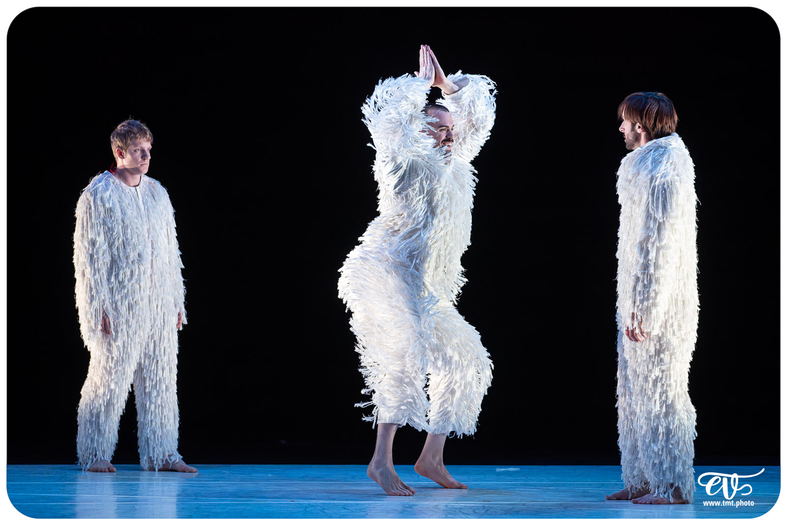 A4 (COMME LA FEUILLE) CIE CHICOS MAMBO